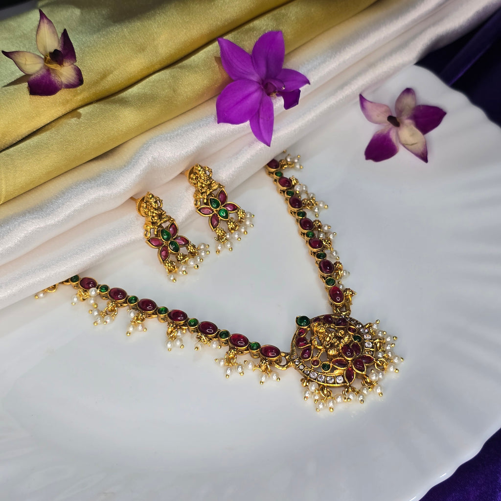 AK00018 - Antique Temple Jewelry Set With Earing