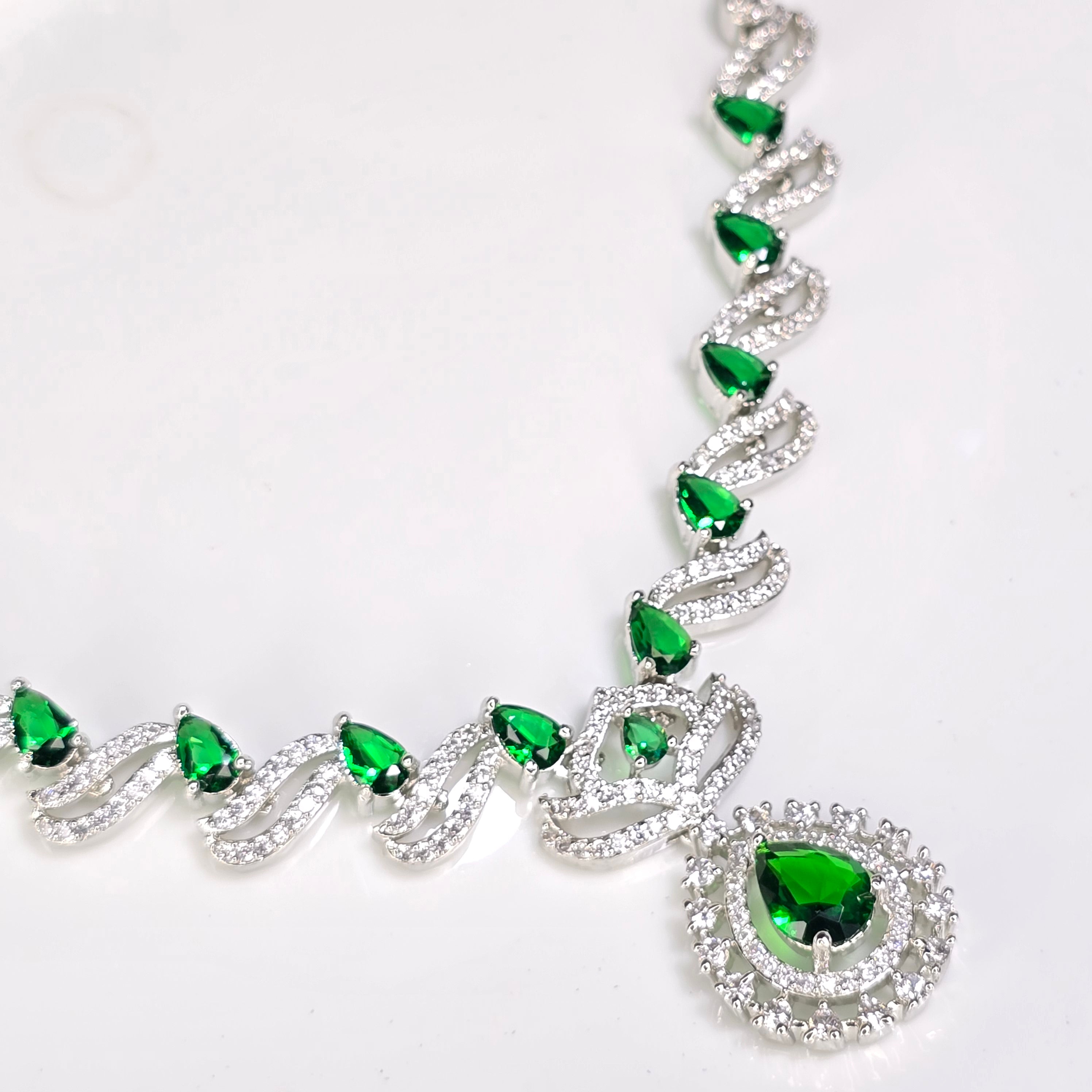 AK00216 - Emerald Green Teardrop American Diamond Necklace Set