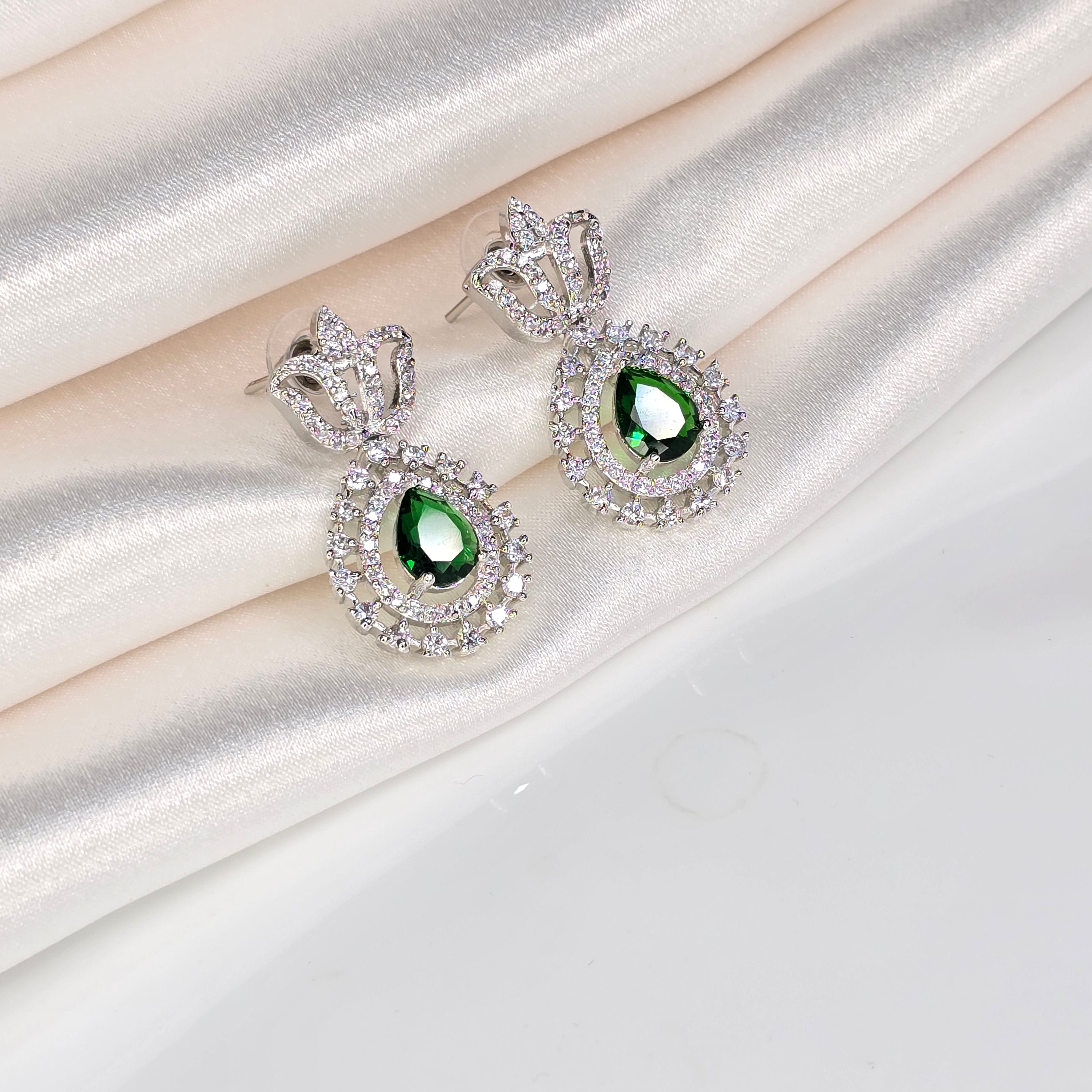 AK00216 - Emerald Green Teardrop American Diamond Necklace Set