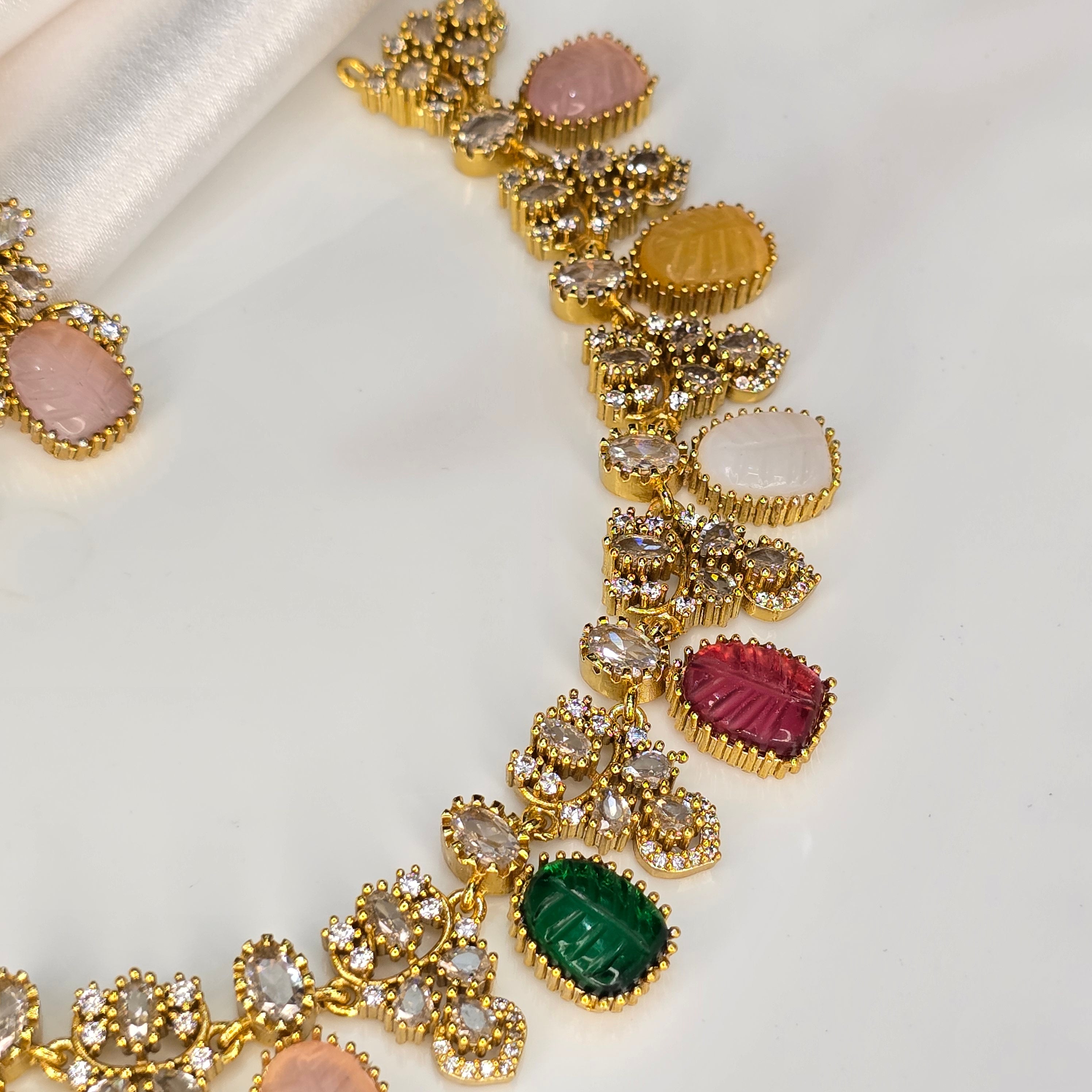 AK00217 - Navaratna-Inspired Multicolored Gemstone Necklace Set