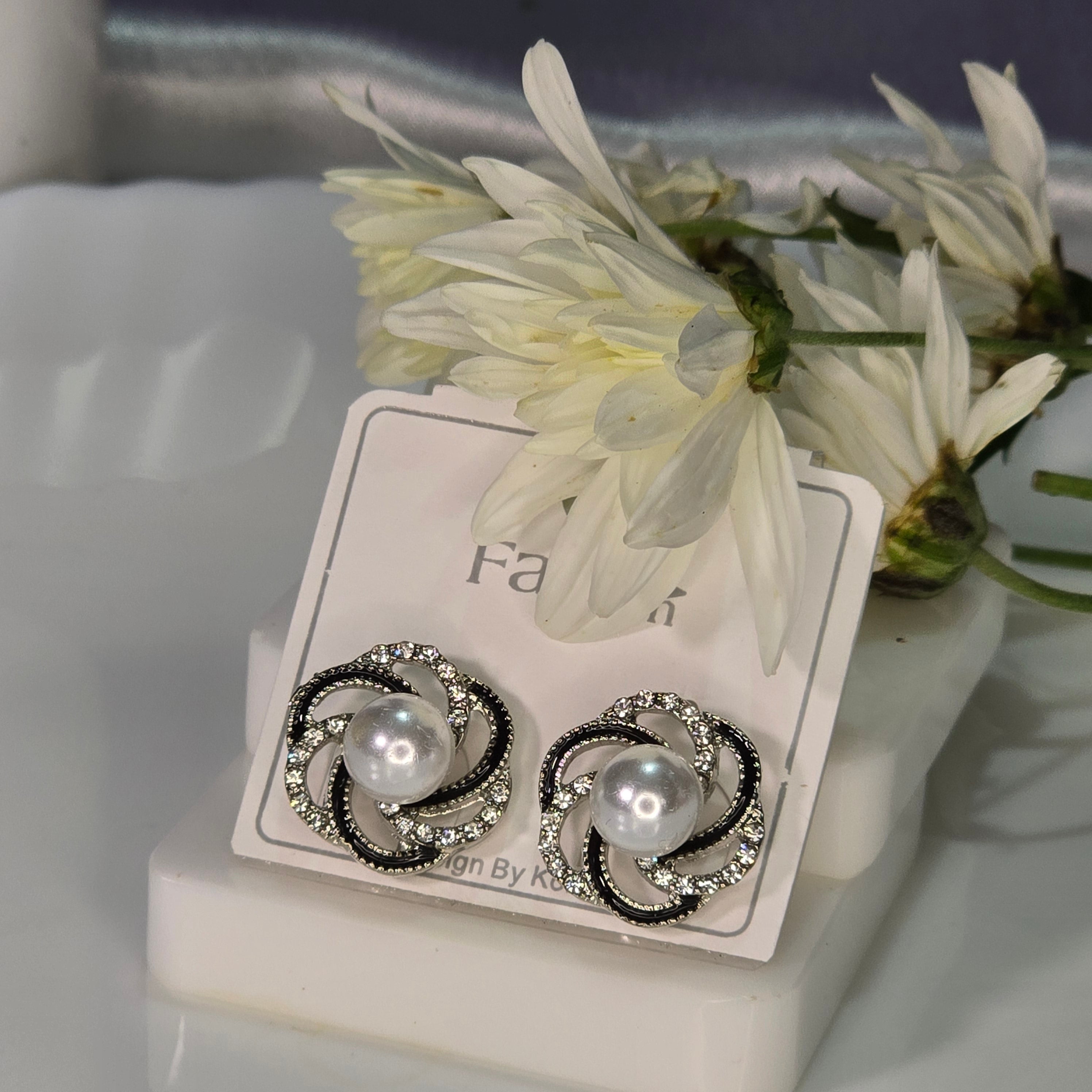 AK00051 - Elegant Swirl Pearl Stud Earrings - Silver Finish
