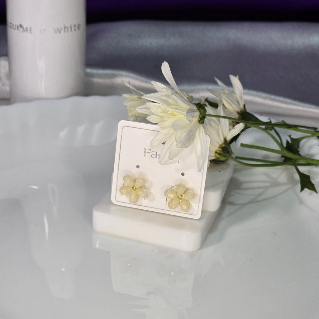 AK00052 - Golden Glow Cat’s Eye Floral Stud Earrings