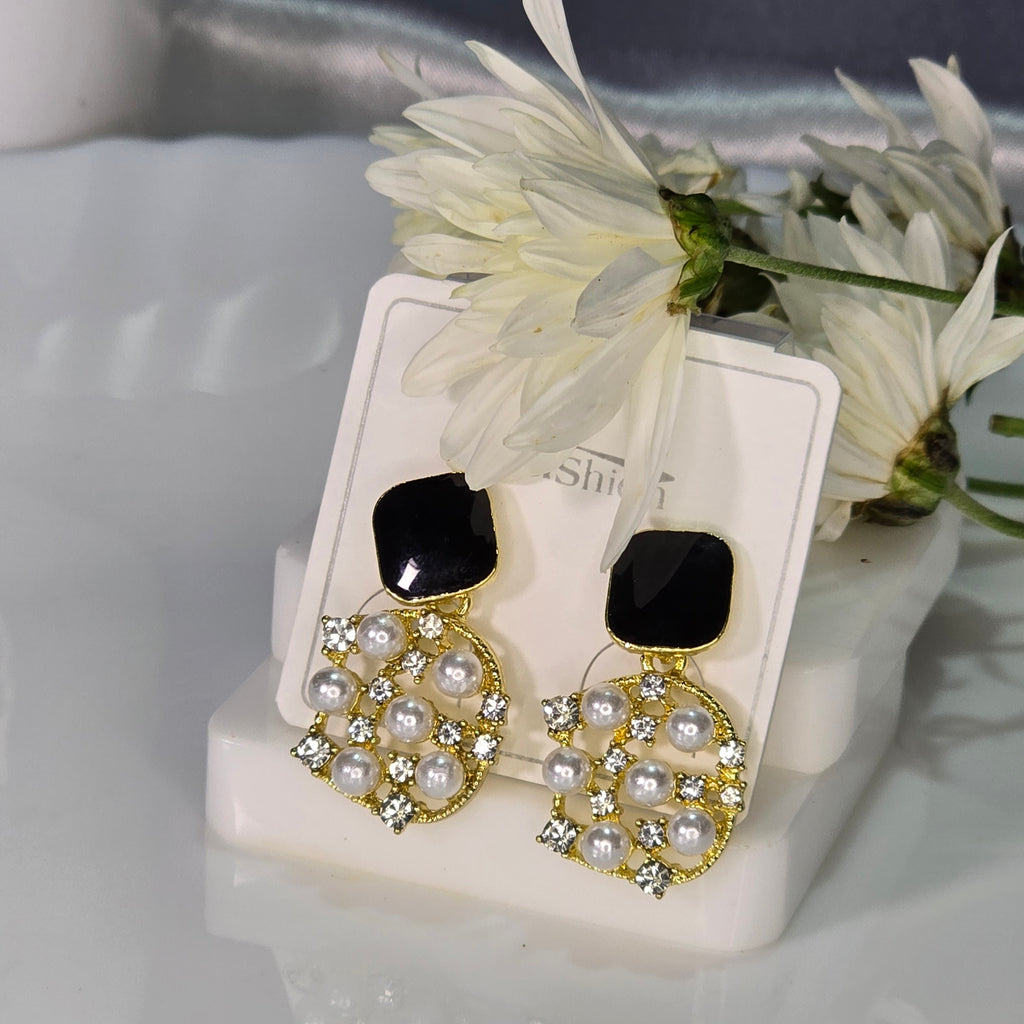 AK00069 - Midnight Pearl & Crystal Drop Earrings