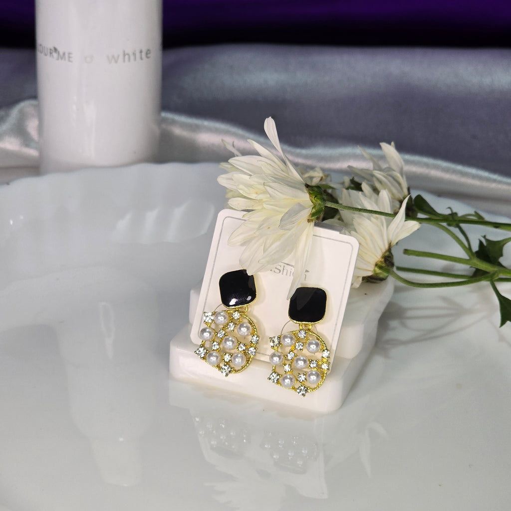 AK00069 - Midnight Pearl & Crystal Drop Earrings