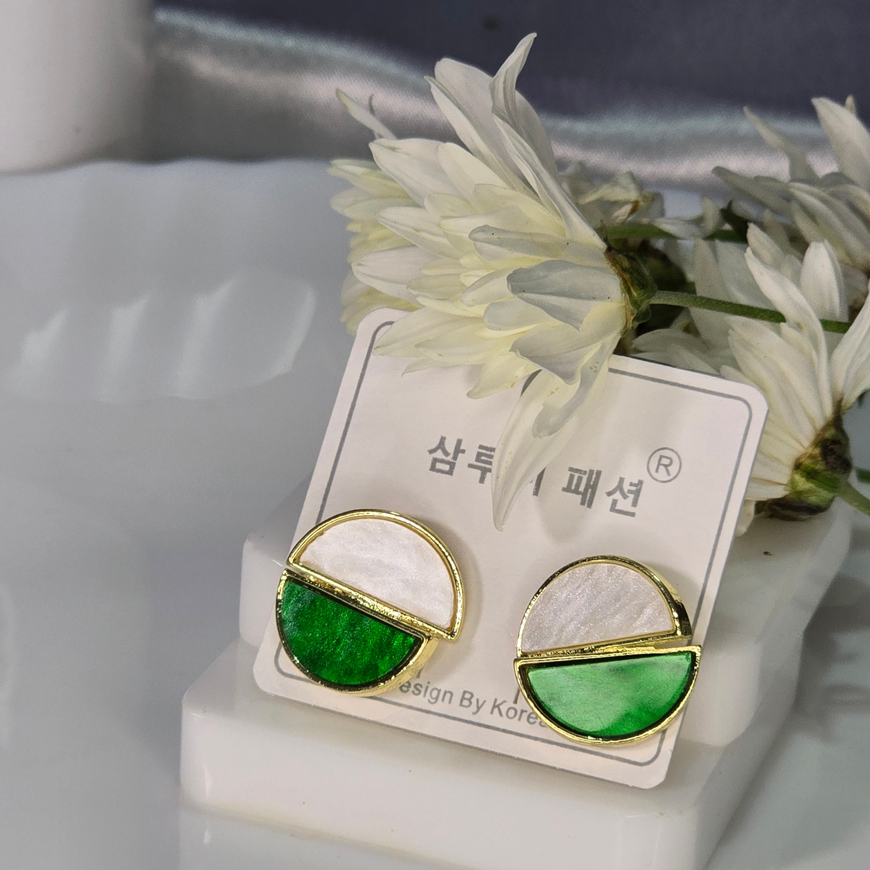 AK00079 - Assorted Geometric Studs