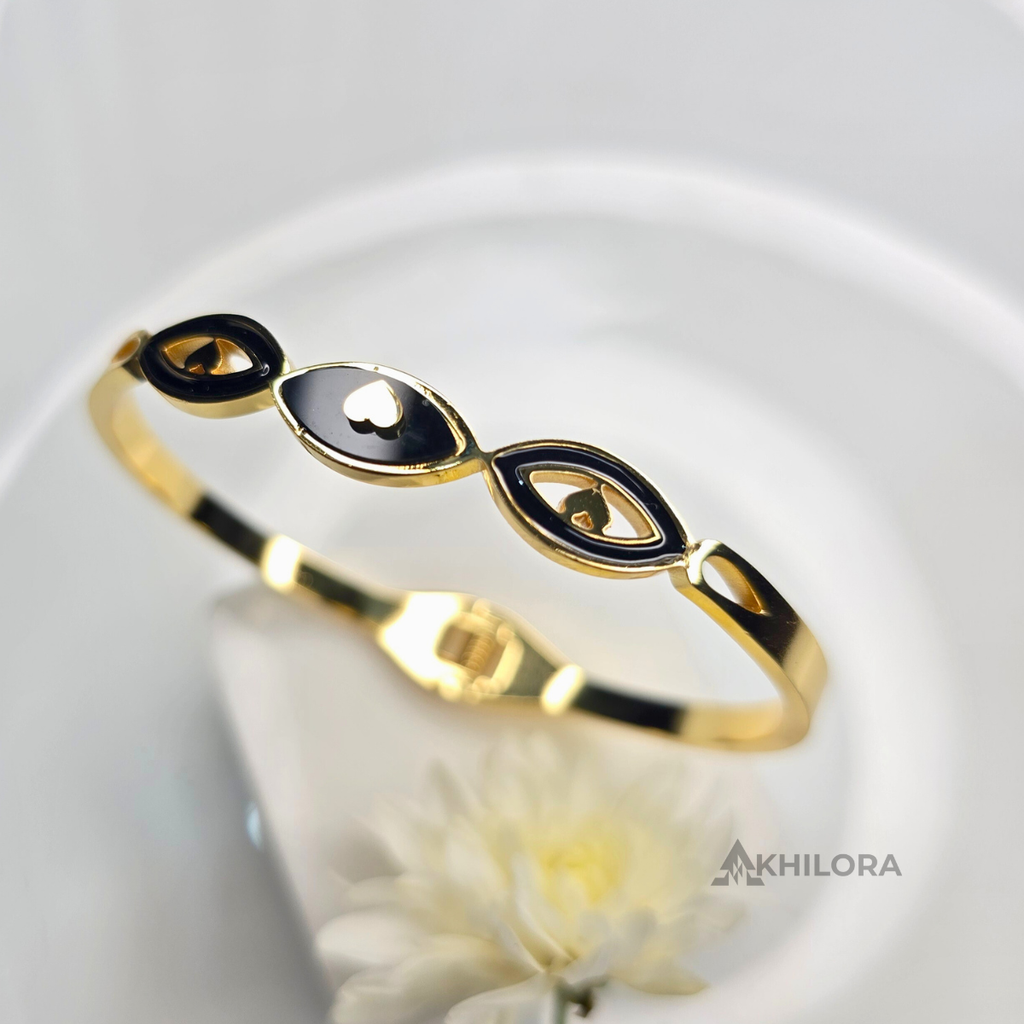 AK00150 - Noir Heart Trio Bangle