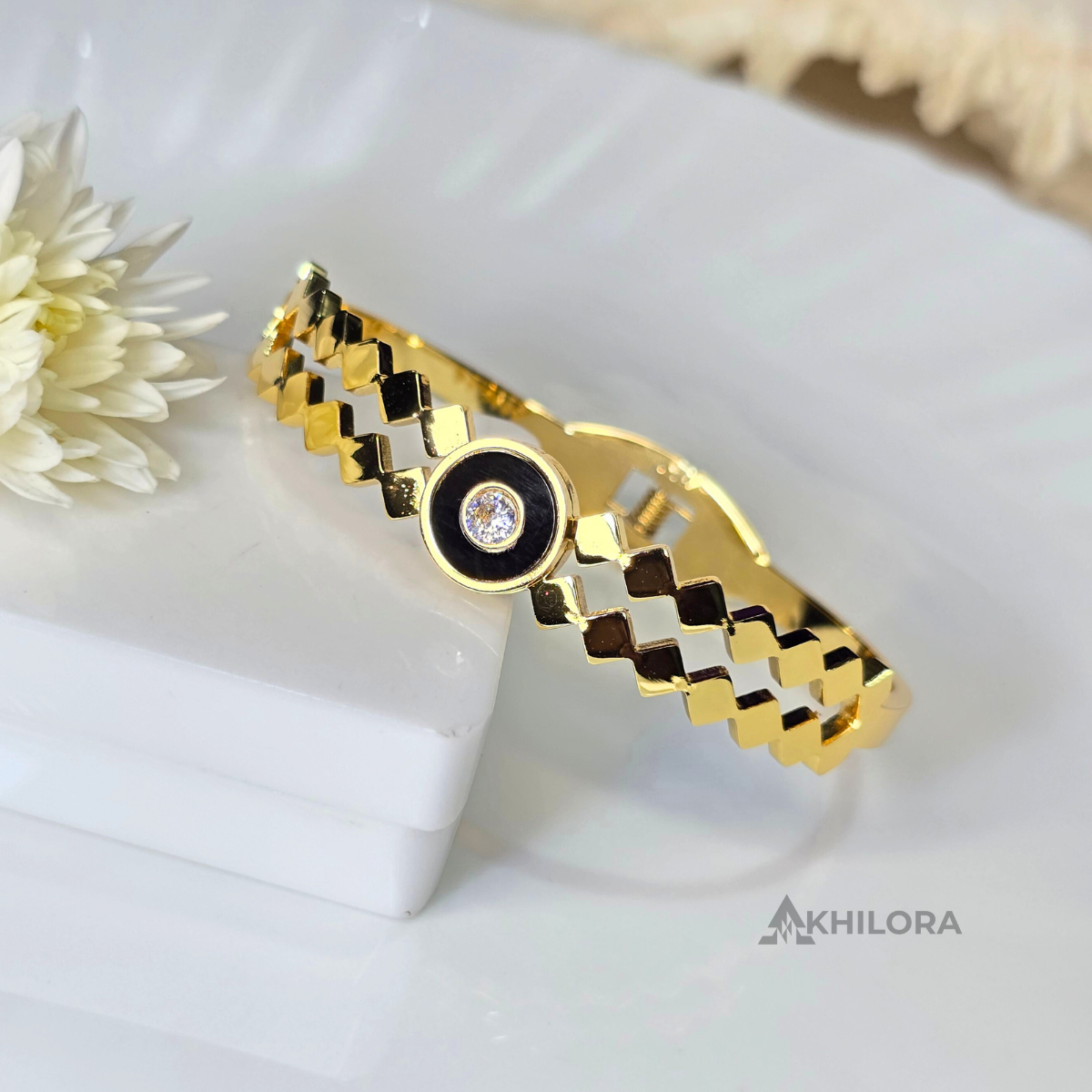 AK00151 - Noir Halo Geometric Bangle