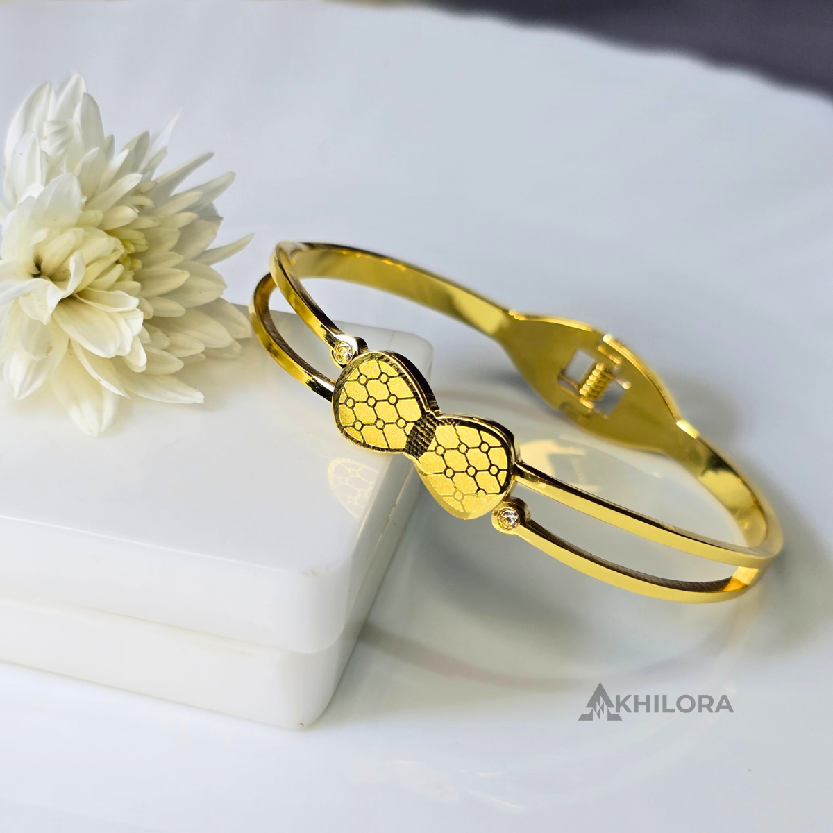 AK00153 - Lumina Yellow Honeycomb Bow Bangle – 18K Gold Plated
