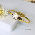 AK00154 - Aura White Enamel Clover Bangle – 18K Gold Plated