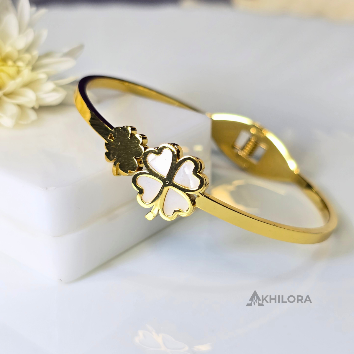 AK00154 - Aura White Enamel Clover Bangle – 18K Gold Plated