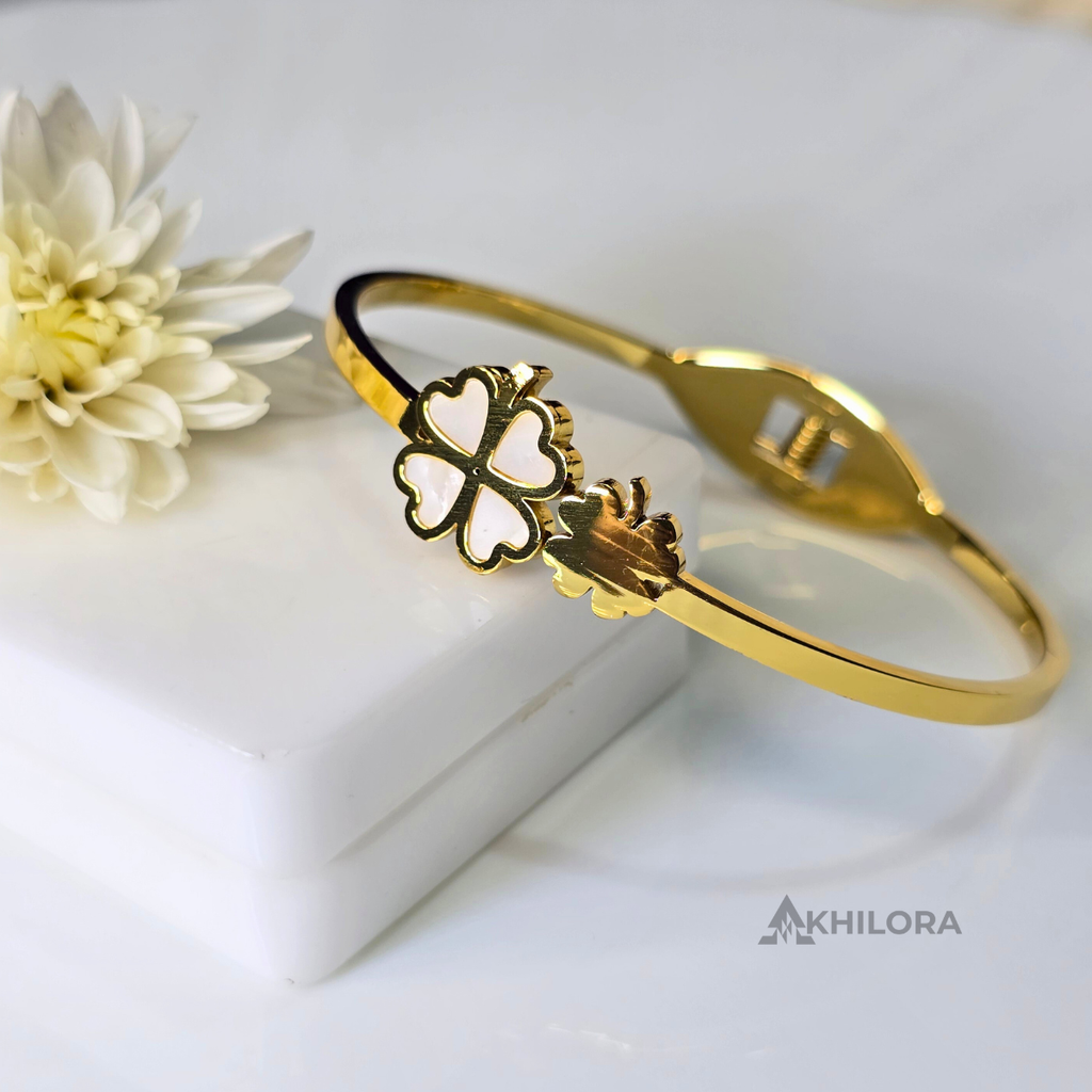 AK00154 - Aura White Enamel Clover Bangle – 18K Gold Plated