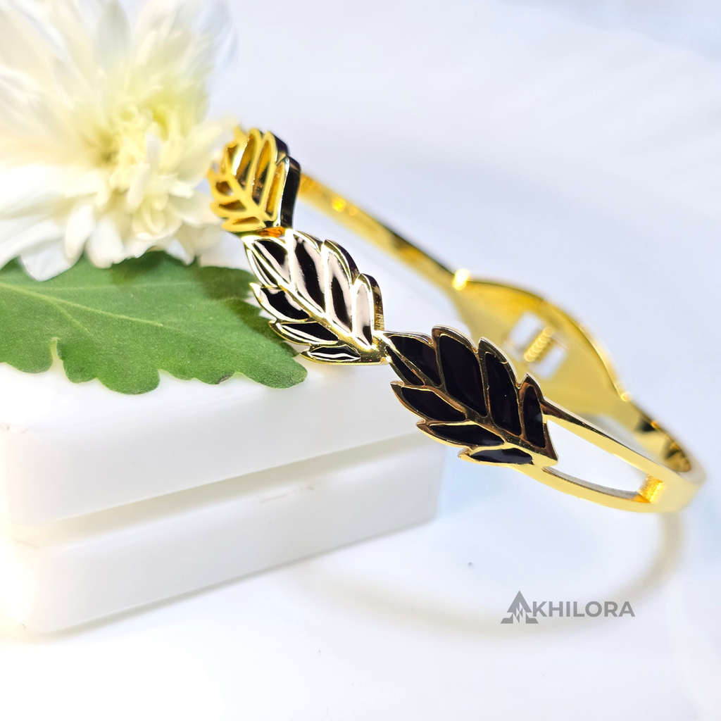 AK00158 - Laurel Leaf Gold-Plated Bangle with Black Enamel Inlay