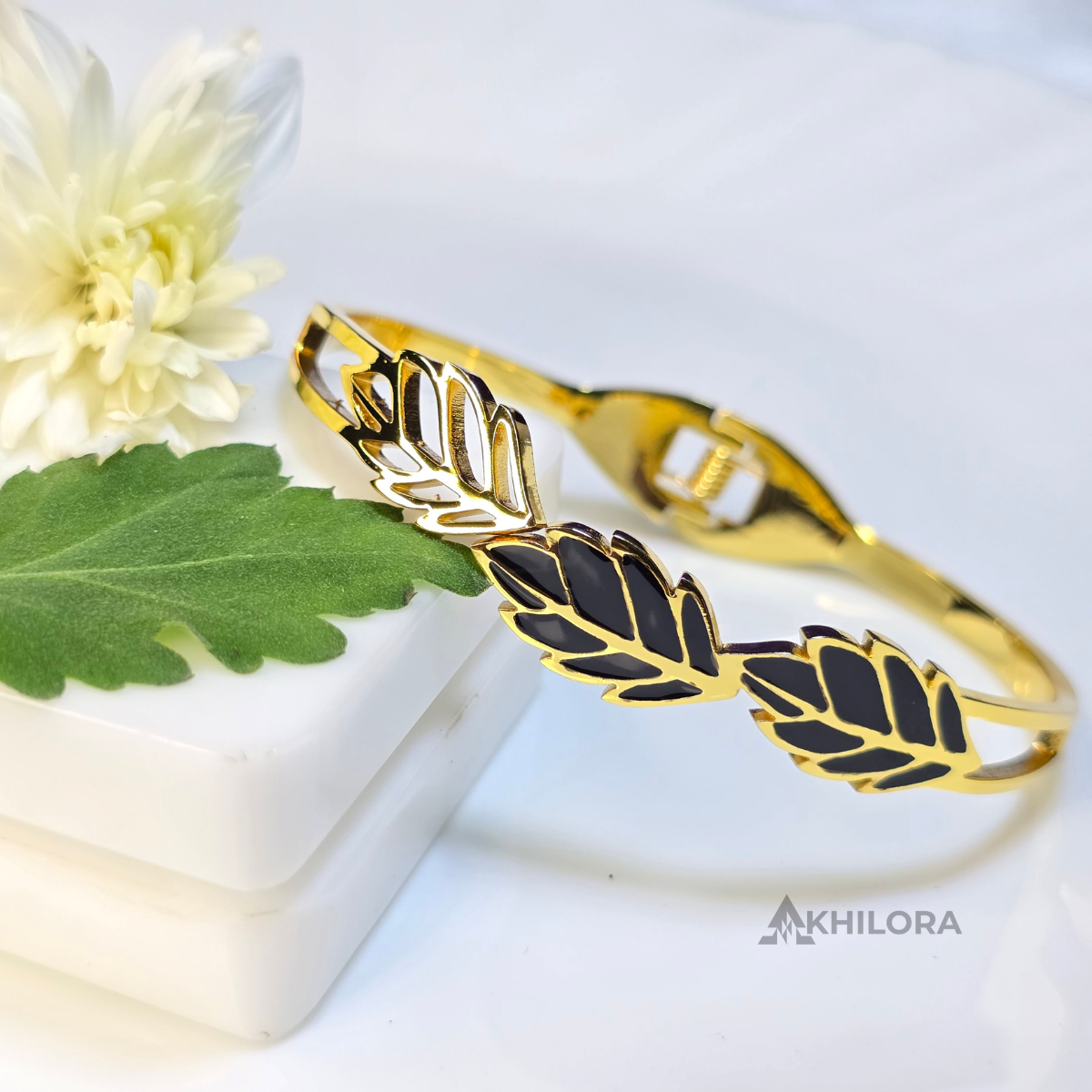 AK00158 - Laurel Leaf Gold-Plated Bangle with Black Enamel Inlay