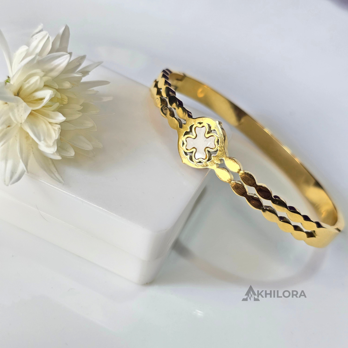 AK00186 - Orchid Cutout Floral Bangle – 18K Gold Plated