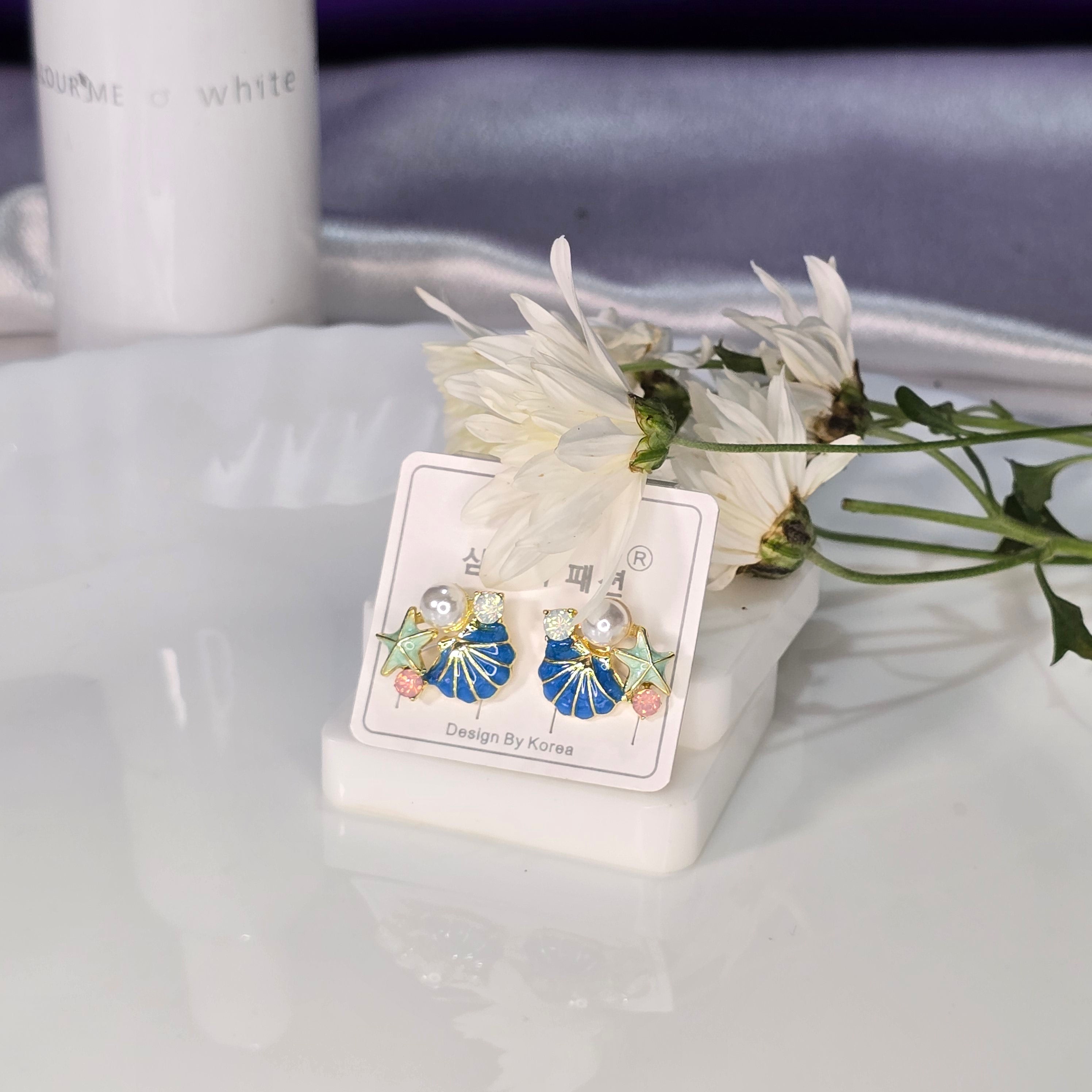 AK00062 - Oceanic Bloom Enamel & Pearl Stud Earrings