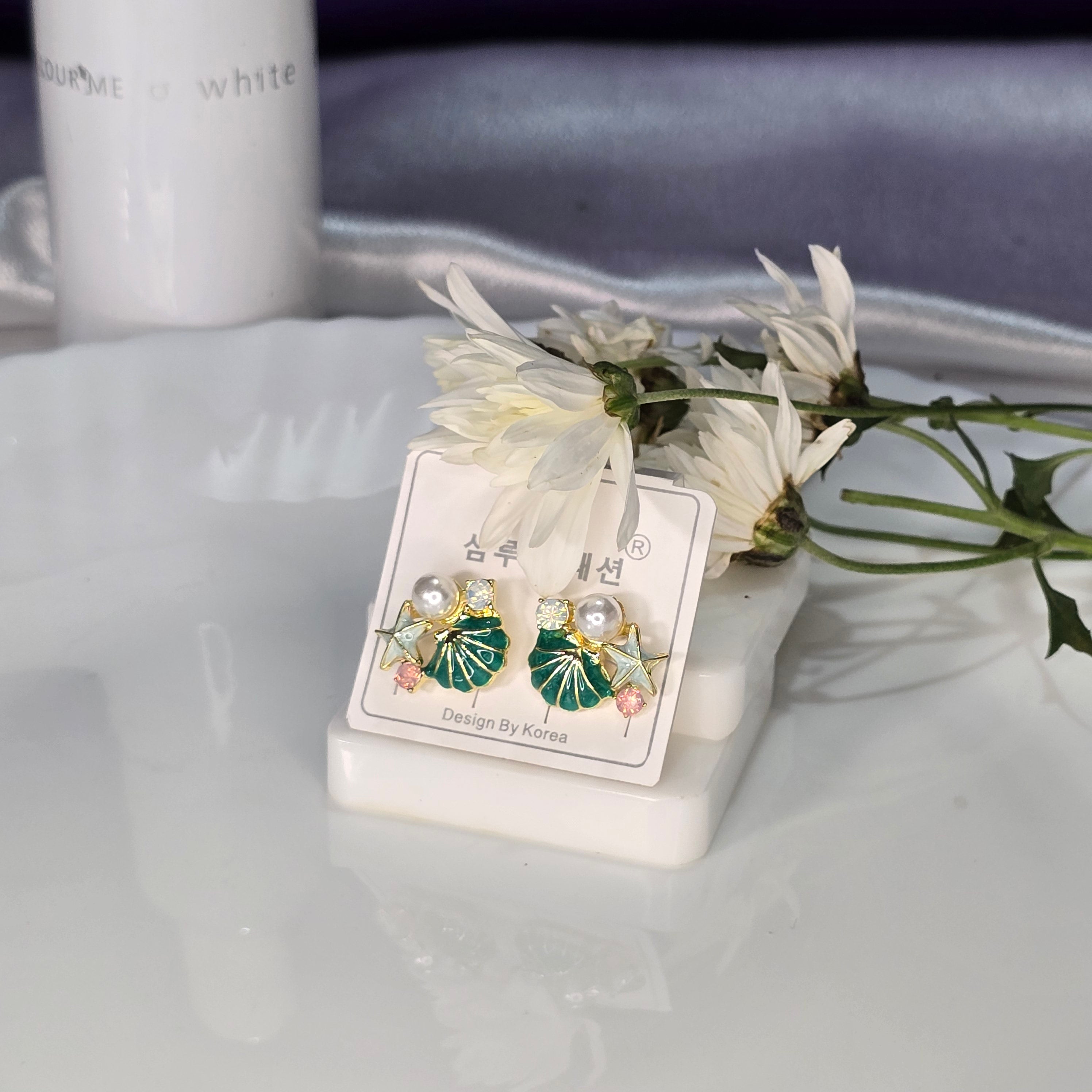 AK00062 - Oceanic Bloom Enamel & Pearl Stud Earrings