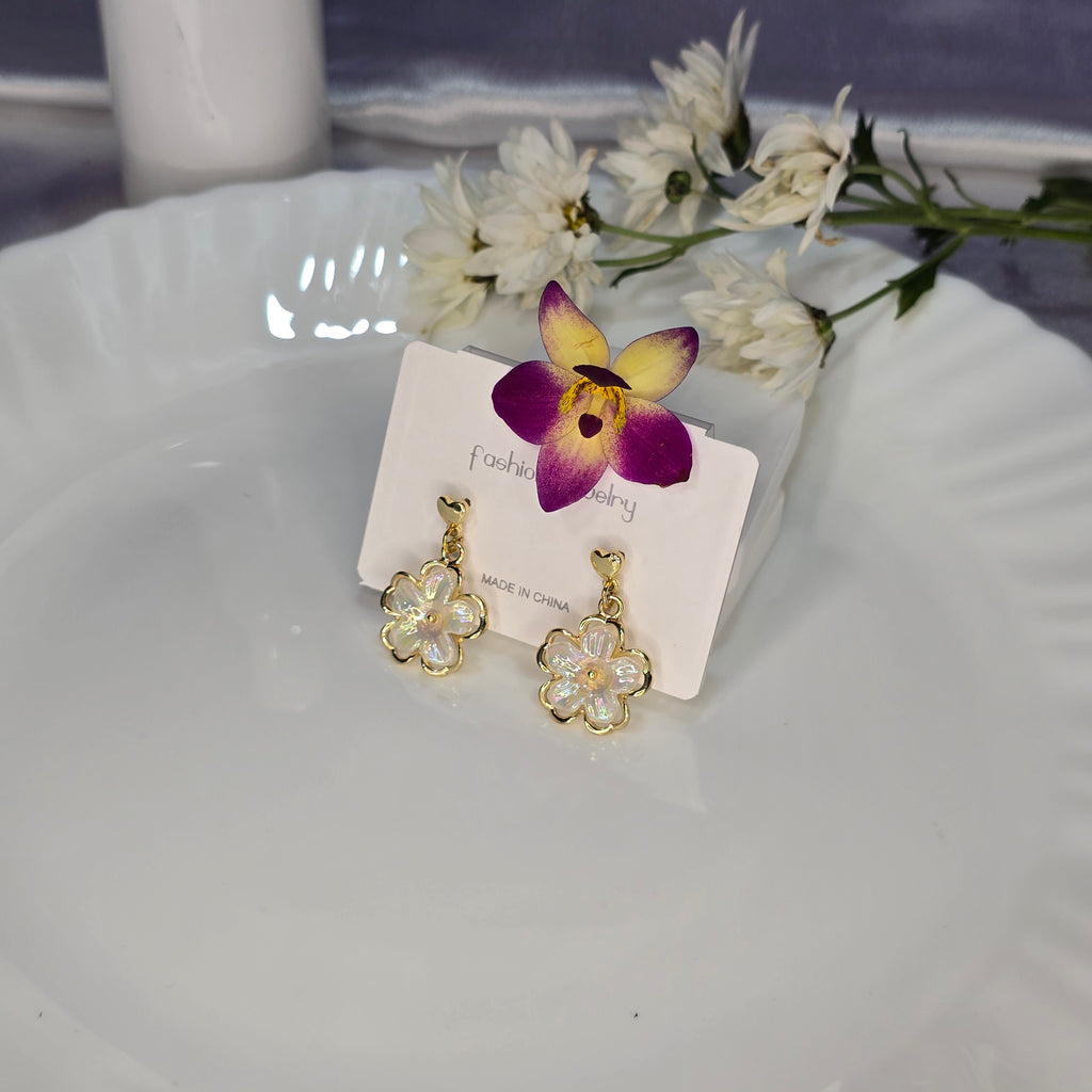 AK00070 - Pearl Bloom Iridescent Flower Drop Earrings